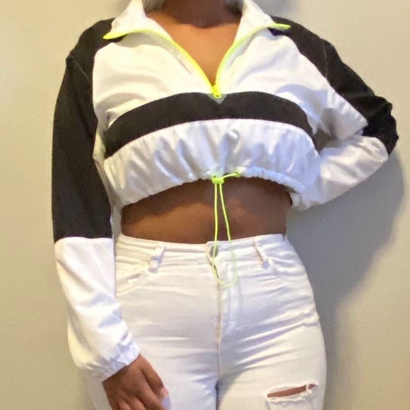 Croptop with half zip - Picture 2 of 2